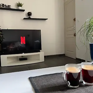 Appartement Cosy Hyper Centre Avec Kitchenette & Climatisation, Carpentras